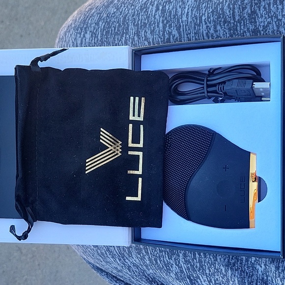 Facial Cleanser - Picture 2 of 3